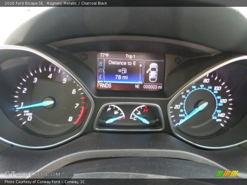 Magnetic Metallic / Charcoal Black 2016 Ford Escape SE