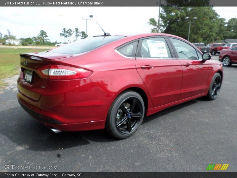 Ruby Red Metallic / Charcoal Black 2016 Ford Fusion SE