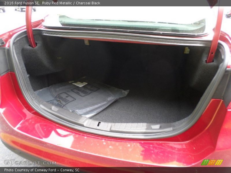 Ruby Red Metallic / Charcoal Black 2016 Ford Fusion SE