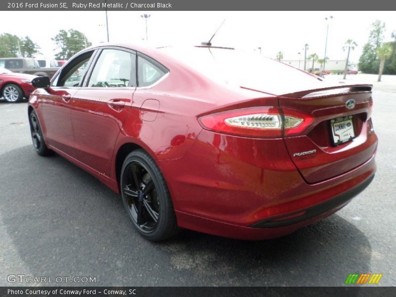 Ruby Red Metallic / Charcoal Black 2016 Ford Fusion SE
