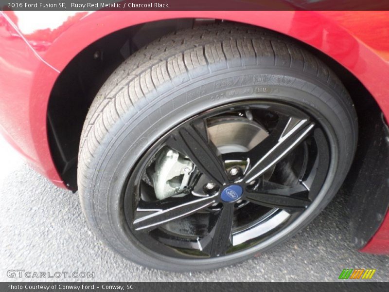 Ruby Red Metallic / Charcoal Black 2016 Ford Fusion SE