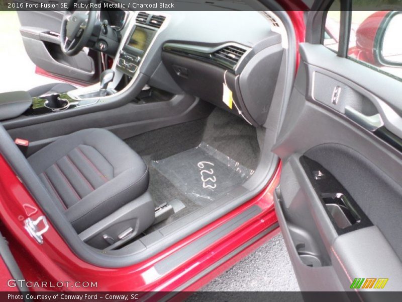 Ruby Red Metallic / Charcoal Black 2016 Ford Fusion SE