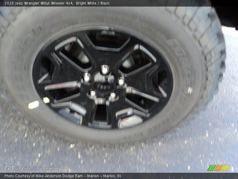 Bright White / Black 2016 Jeep Wrangler Willys Wheeler 4x4