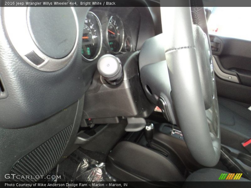Bright White / Black 2016 Jeep Wrangler Willys Wheeler 4x4