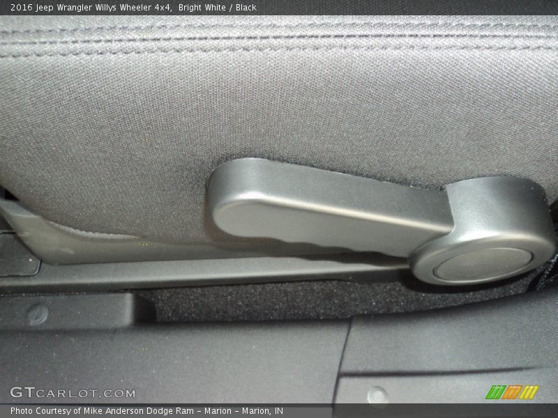 Bright White / Black 2016 Jeep Wrangler Willys Wheeler 4x4