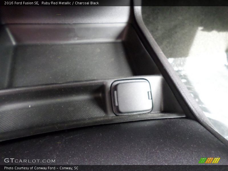 Ruby Red Metallic / Charcoal Black 2016 Ford Fusion SE
