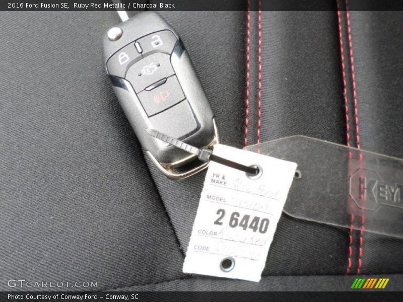 Ruby Red Metallic / Charcoal Black 2016 Ford Fusion SE