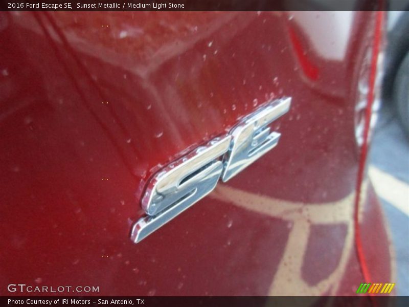 Sunset Metallic / Medium Light Stone 2016 Ford Escape SE