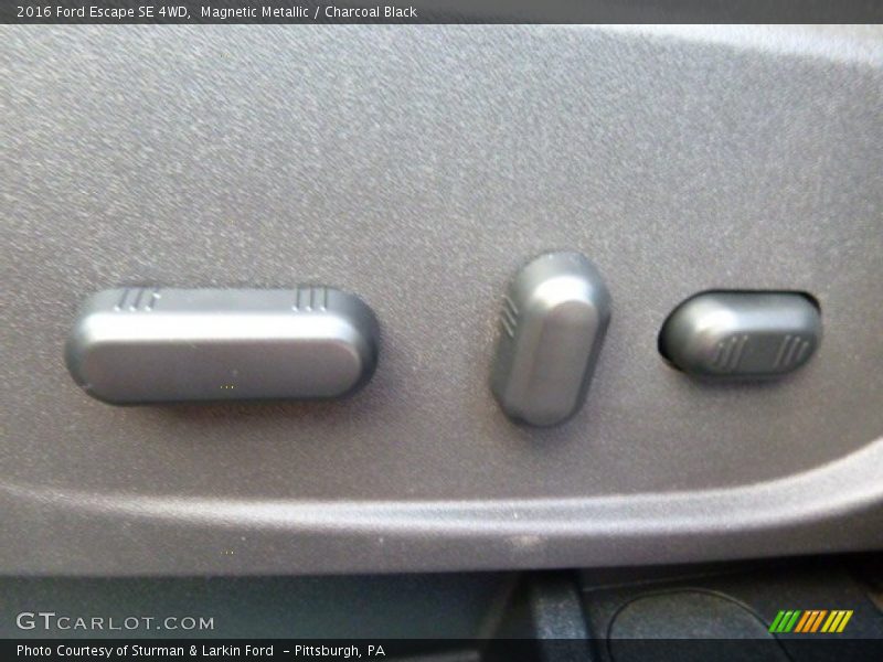 Magnetic Metallic / Charcoal Black 2016 Ford Escape SE 4WD