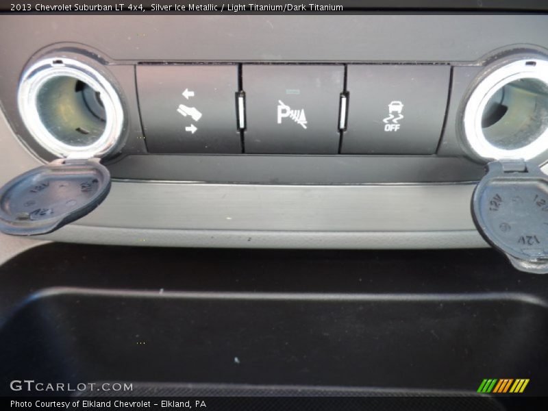 Silver Ice Metallic / Light Titanium/Dark Titanium 2013 Chevrolet Suburban LT 4x4