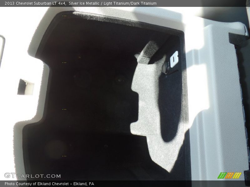 Silver Ice Metallic / Light Titanium/Dark Titanium 2013 Chevrolet Suburban LT 4x4