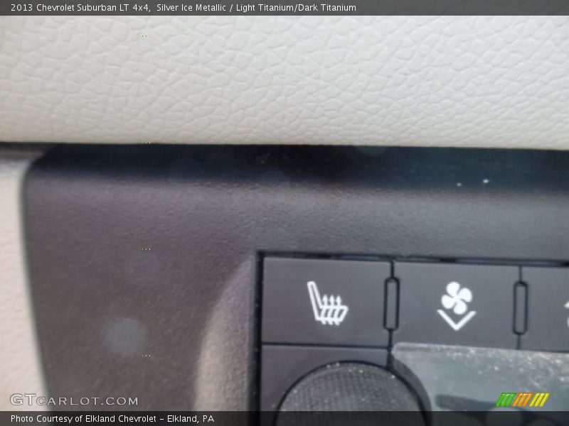 Silver Ice Metallic / Light Titanium/Dark Titanium 2013 Chevrolet Suburban LT 4x4