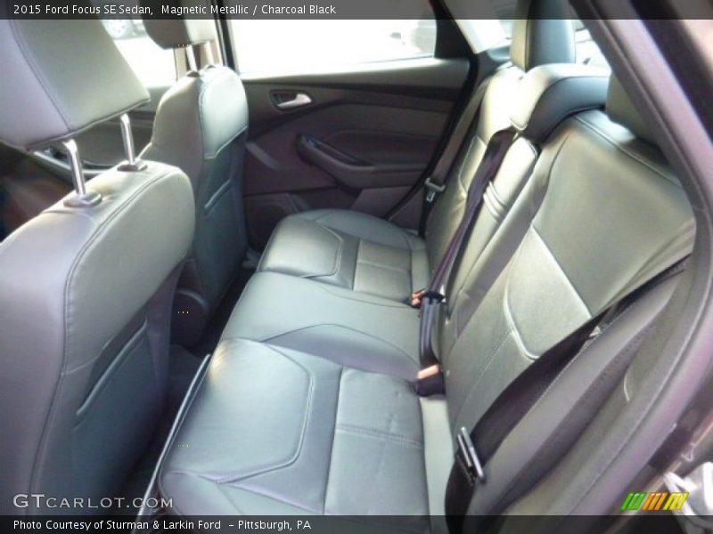Magnetic Metallic / Charcoal Black 2015 Ford Focus SE Sedan
