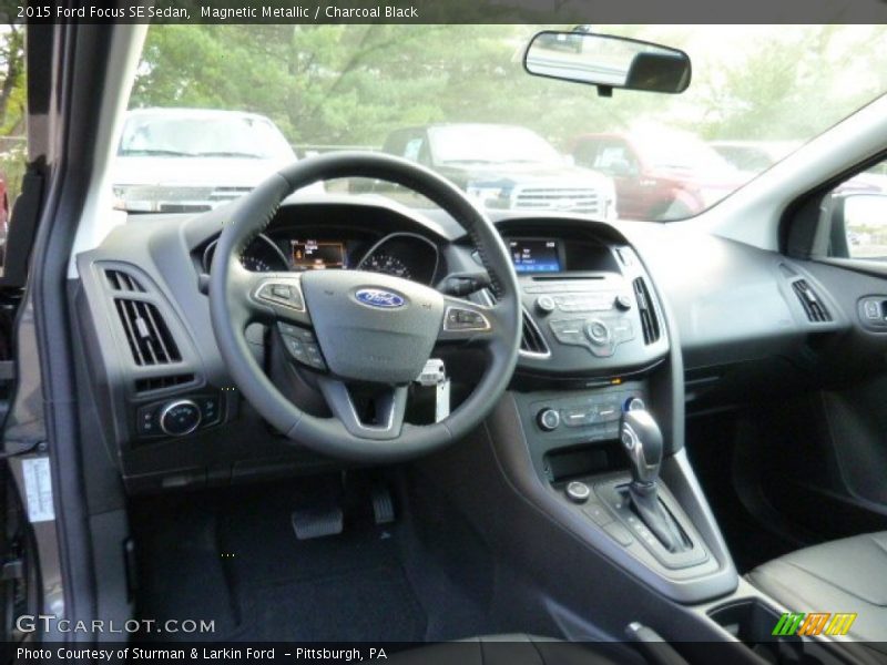 Magnetic Metallic / Charcoal Black 2015 Ford Focus SE Sedan