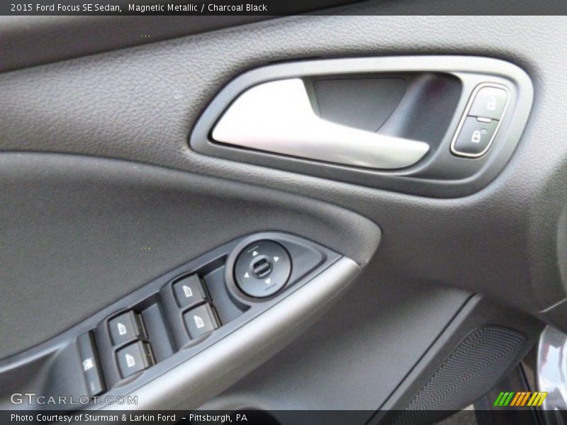 Magnetic Metallic / Charcoal Black 2015 Ford Focus SE Sedan