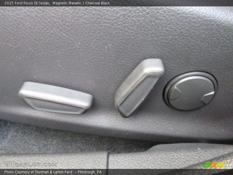Magnetic Metallic / Charcoal Black 2015 Ford Focus SE Sedan