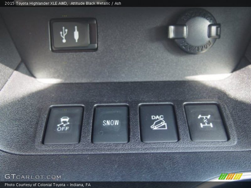 Attitude Black Metallic / Ash 2015 Toyota Highlander XLE AWD
