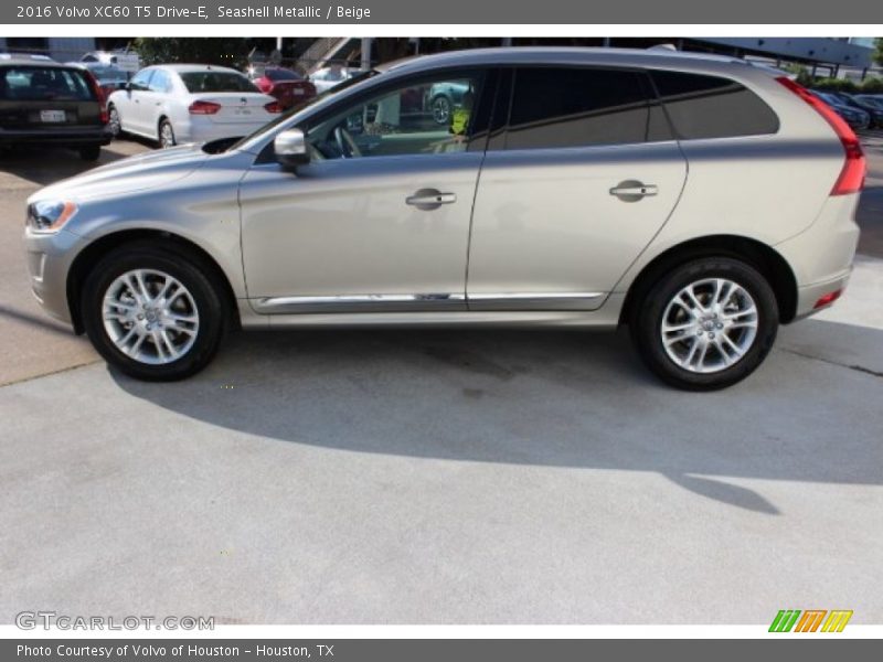 Seashell Metallic / Beige 2016 Volvo XC60 T5 Drive-E
