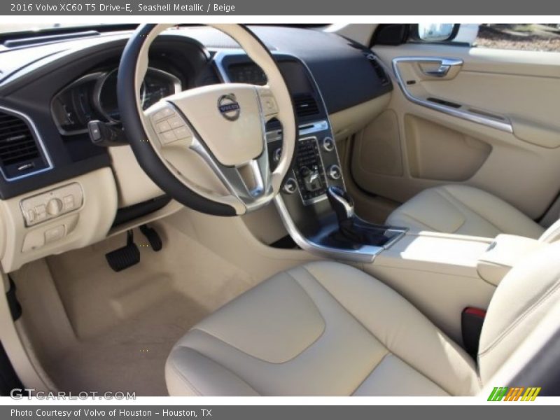 Seashell Metallic / Beige 2016 Volvo XC60 T5 Drive-E