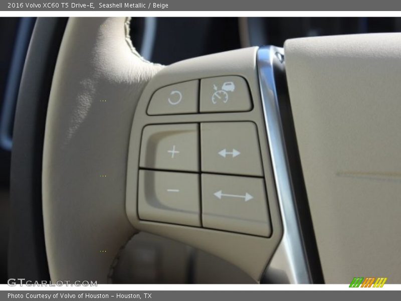Seashell Metallic / Beige 2016 Volvo XC60 T5 Drive-E