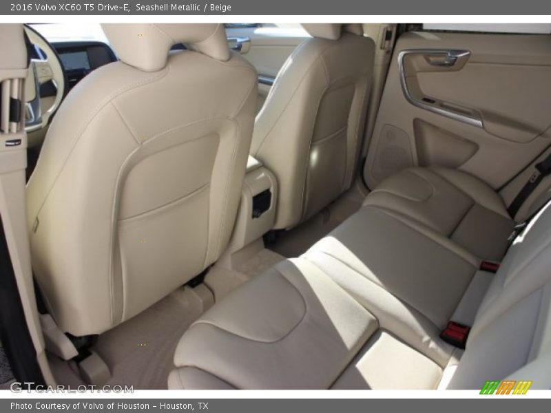 Seashell Metallic / Beige 2016 Volvo XC60 T5 Drive-E