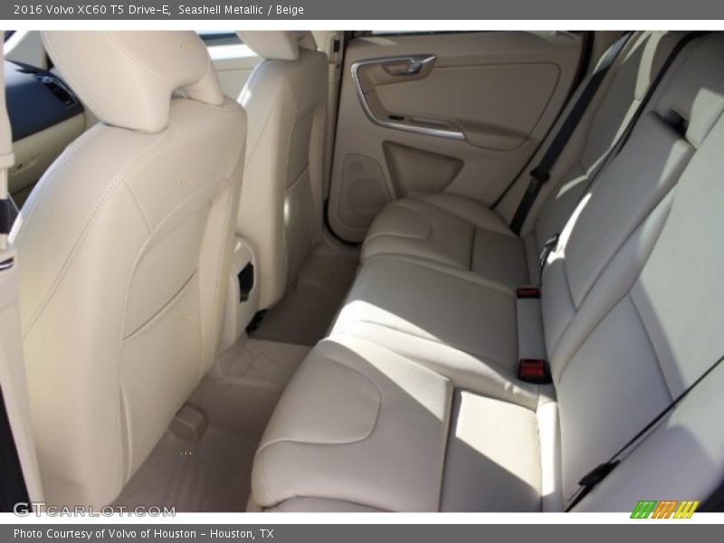 Seashell Metallic / Beige 2016 Volvo XC60 T5 Drive-E