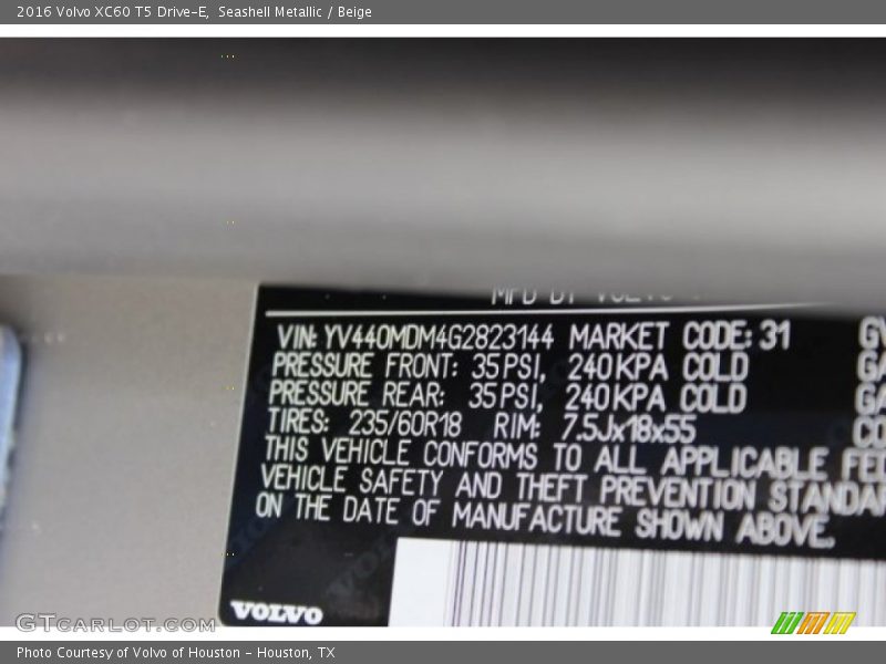 Seashell Metallic / Beige 2016 Volvo XC60 T5 Drive-E