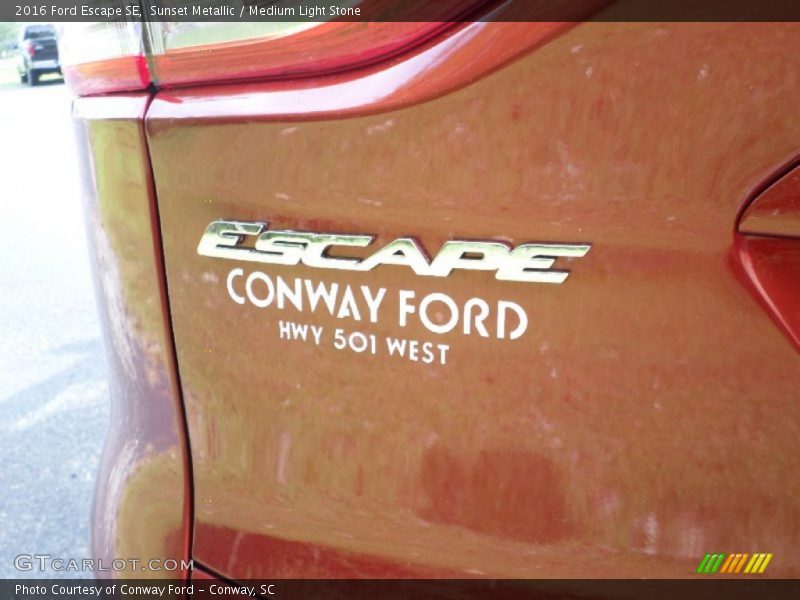 Sunset Metallic / Medium Light Stone 2016 Ford Escape SE