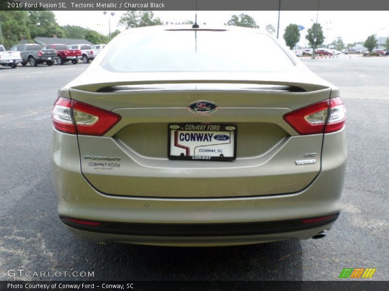 Tectonic Metallic / Charcoal Black 2016 Ford Fusion SE