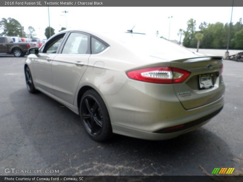 Tectonic Metallic / Charcoal Black 2016 Ford Fusion SE