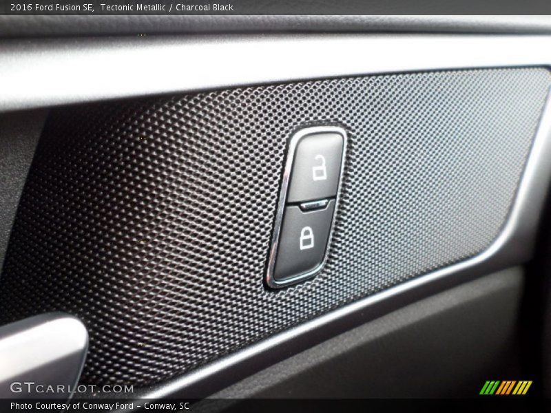 Tectonic Metallic / Charcoal Black 2016 Ford Fusion SE