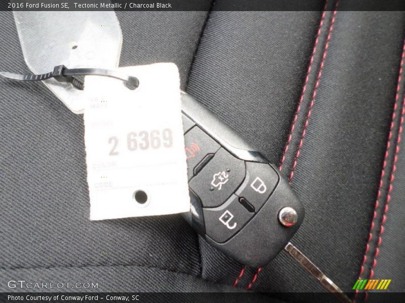 Tectonic Metallic / Charcoal Black 2016 Ford Fusion SE