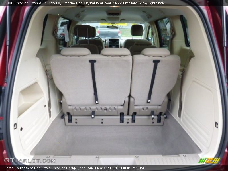 Inferno Red Crystal Pearlcoat / Medium Slate Gray/Light Shale 2008 Chrysler Town & Country LX