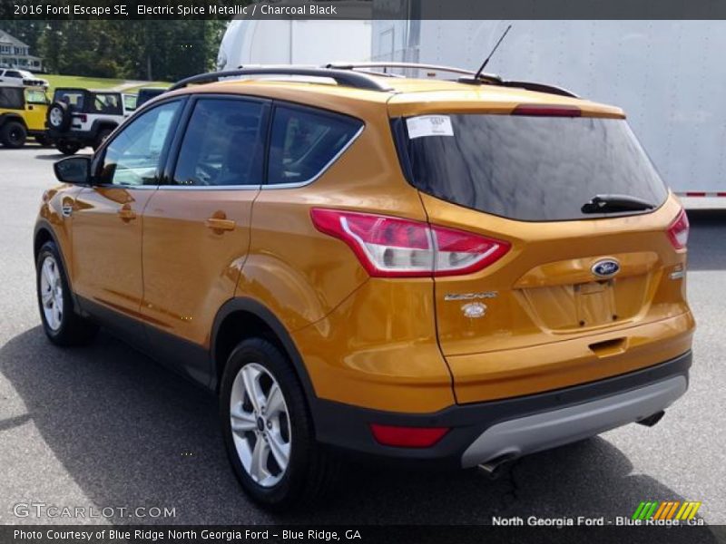 Electric Spice Metallic / Charcoal Black 2016 Ford Escape SE