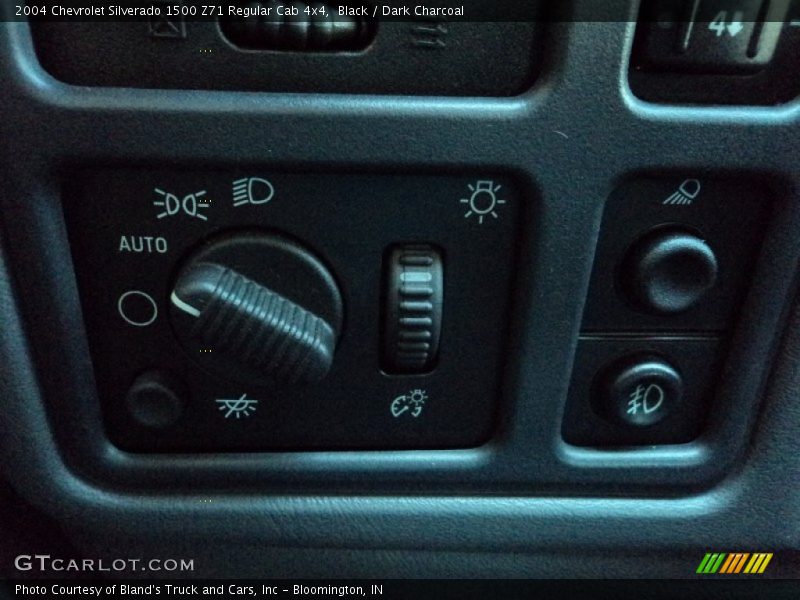 Black / Dark Charcoal 2004 Chevrolet Silverado 1500 Z71 Regular Cab 4x4