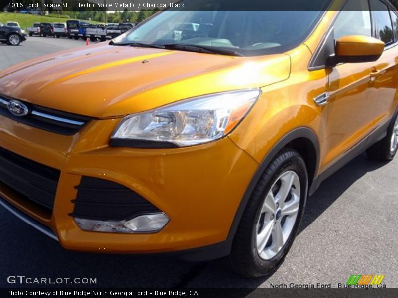 Electric Spice Metallic / Charcoal Black 2016 Ford Escape SE