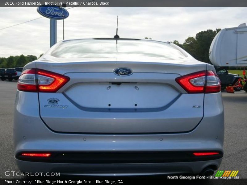 Ingot Silver Metallic / Charcoal Black 2016 Ford Fusion SE