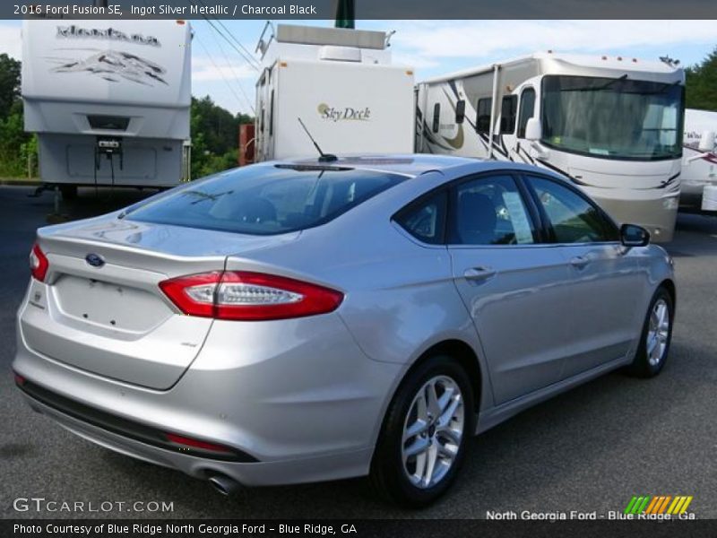 Ingot Silver Metallic / Charcoal Black 2016 Ford Fusion SE