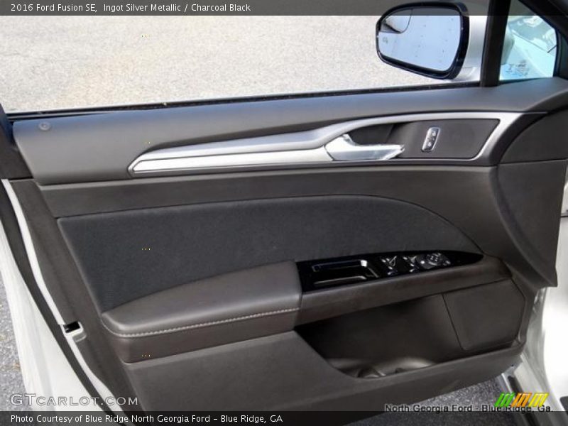 Ingot Silver Metallic / Charcoal Black 2016 Ford Fusion SE