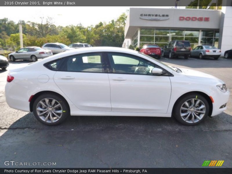 Bright White / Black 2016 Chrysler 200 S