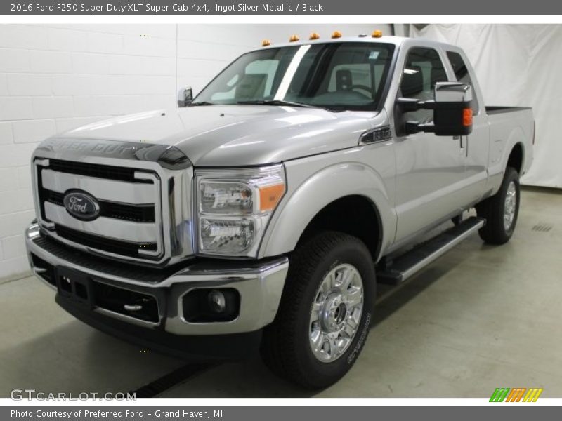 Ingot Silver Metallic / Black 2016 Ford F250 Super Duty XLT Super Cab 4x4