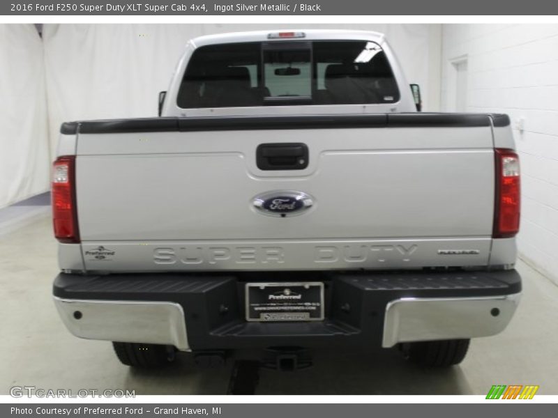 Ingot Silver Metallic / Black 2016 Ford F250 Super Duty XLT Super Cab 4x4
