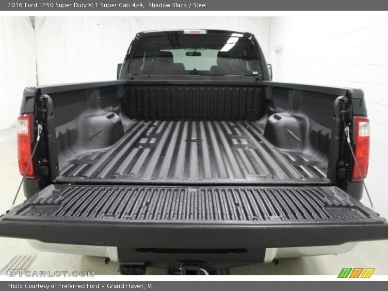  2016 F250 Super Duty XLT Super Cab 4x4 Trunk