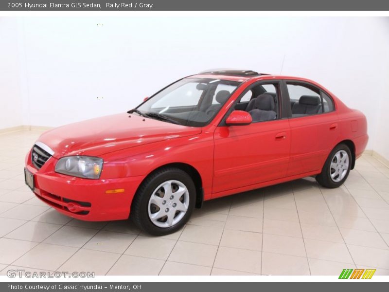 Front 3/4 View of 2005 Elantra GLS Sedan