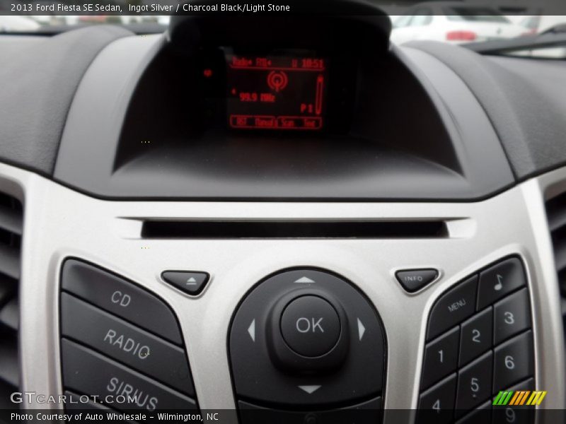 Ingot Silver / Charcoal Black/Light Stone 2013 Ford Fiesta SE Sedan