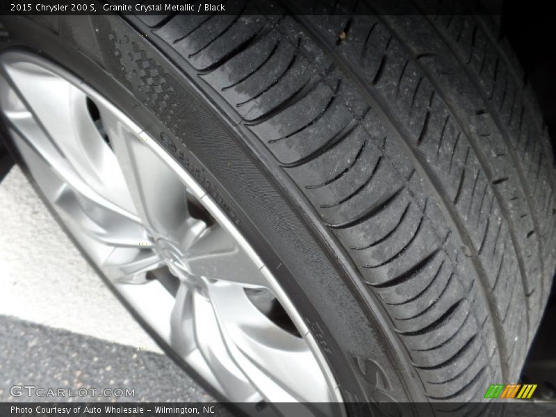 Granite Crystal Metallic / Black 2015 Chrysler 200 S