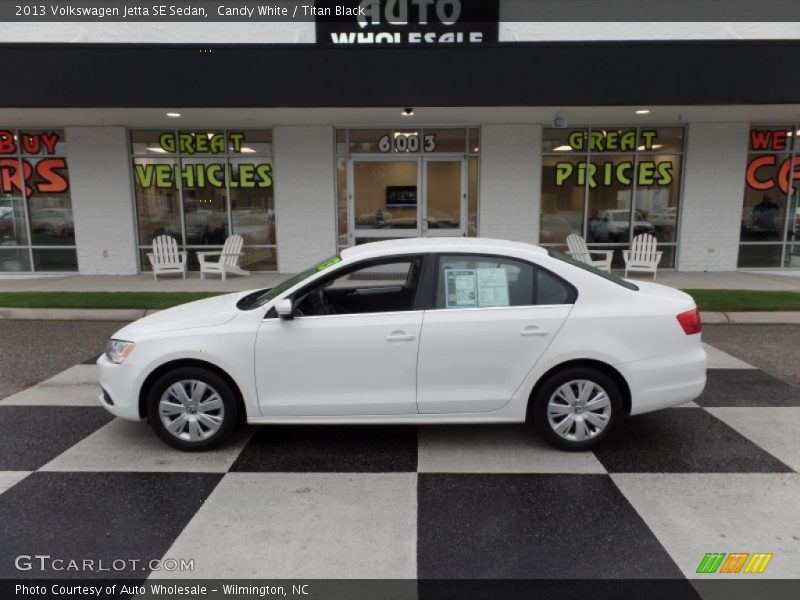 Candy White / Titan Black 2013 Volkswagen Jetta SE Sedan