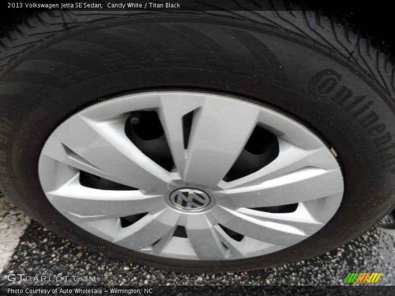 Candy White / Titan Black 2013 Volkswagen Jetta SE Sedan