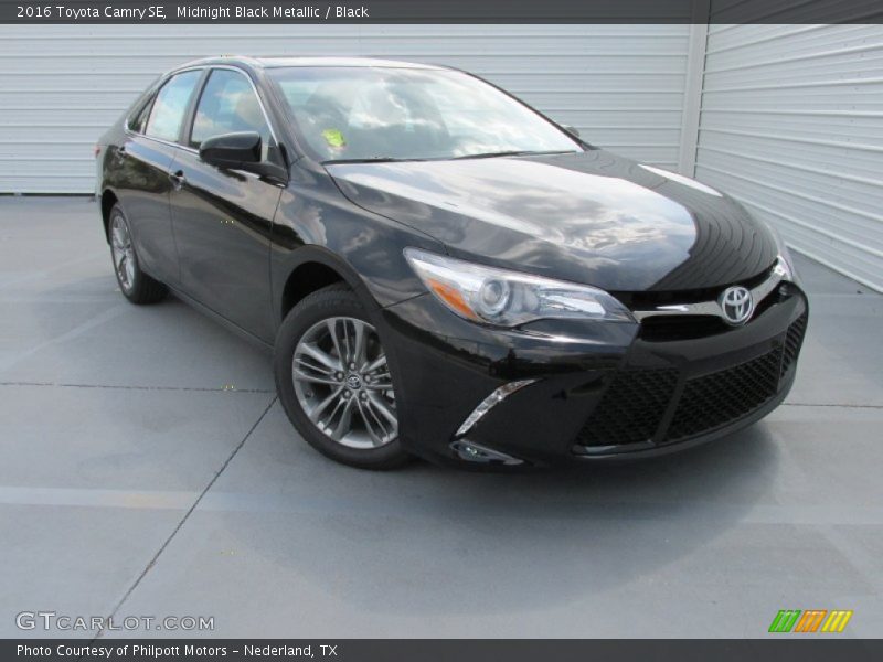 Midnight Black Metallic / Black 2016 Toyota Camry SE