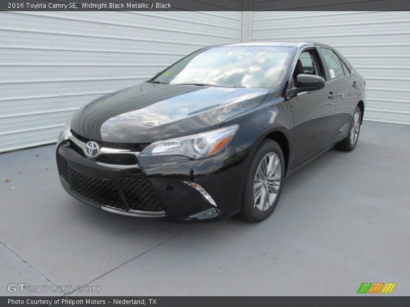 Midnight Black Metallic / Black 2016 Toyota Camry SE